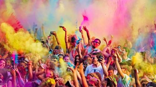 celebrate-holi-in-agra-2-1024x576_1678195827.jpg