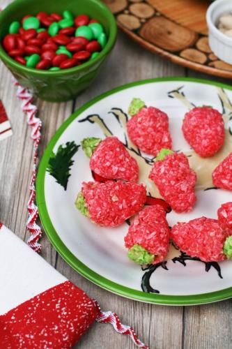 strawberry-coconut-candies-recipe-640x960_1702503216.jpg