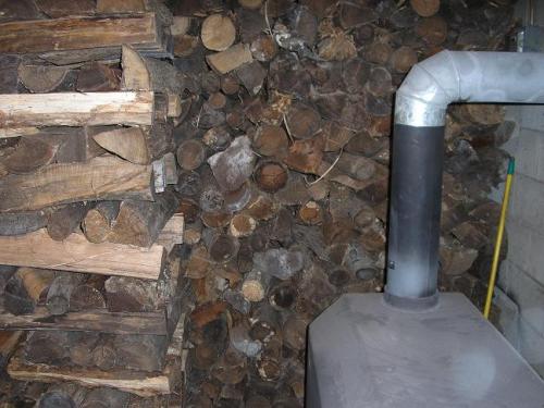 02-our-wood-pile-01_1736703296.JPG
