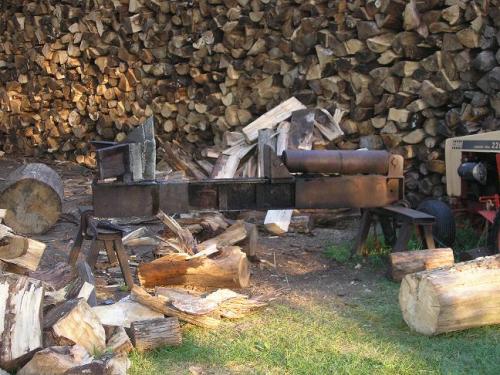 09-outside-wood-pile-09_1736729211.JPG