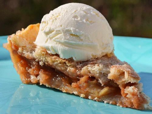 762929-sundays-apple-pie-smclanton-4x3-1-373c2bca34b44d04a8f32f1d6ace4932_1768598314.jpg