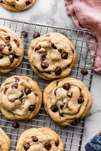 classic-chocolate-chip-cookies_1768598103.jpg