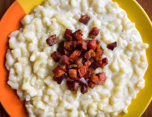 foto-bryndzove-halusky-is-made-small-potato-dumplings-creamy-cheese-sauce_1768371309.jpg