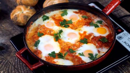 how-to-make-moroccan-bid-and-matisha-eggs-and-tomatoes_1770877130.jpg
