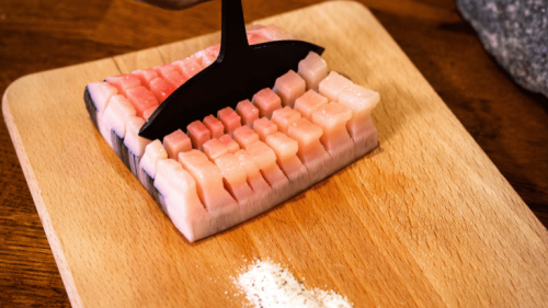 mattak-at-restaurant-kalaaliariq-photo-aningaaq-r-carlsen-visit-greenland-redigeret-768x432_1773539416.png