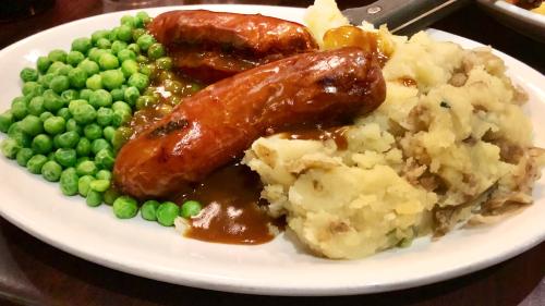 sausage-and-mash-with-peas_1757455380.jpg