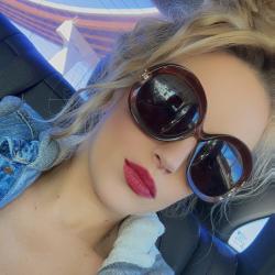 User Profile: communicativeLola90